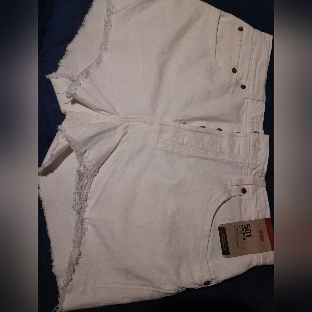 White High-Waisted Levi's 501 Shorts